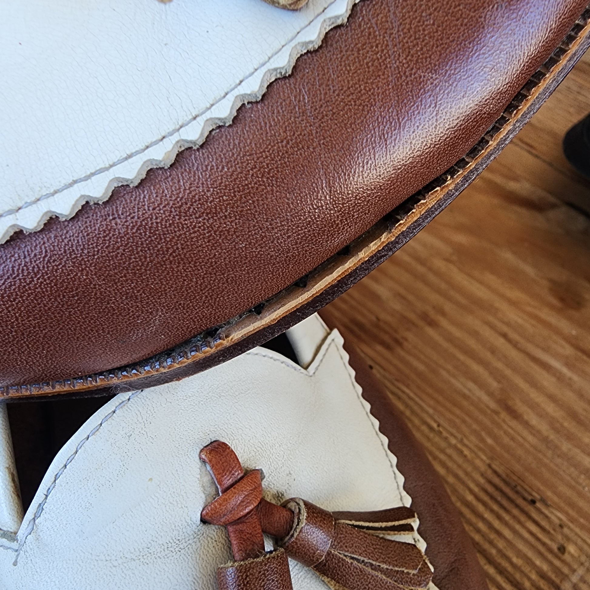 Vintage brown and white tassel loafers size 7