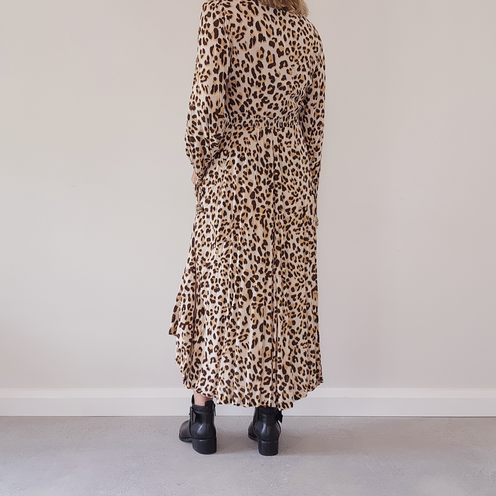 Bellini dress by Byron bay designer Kivari. Available online at wilsonavenue.au