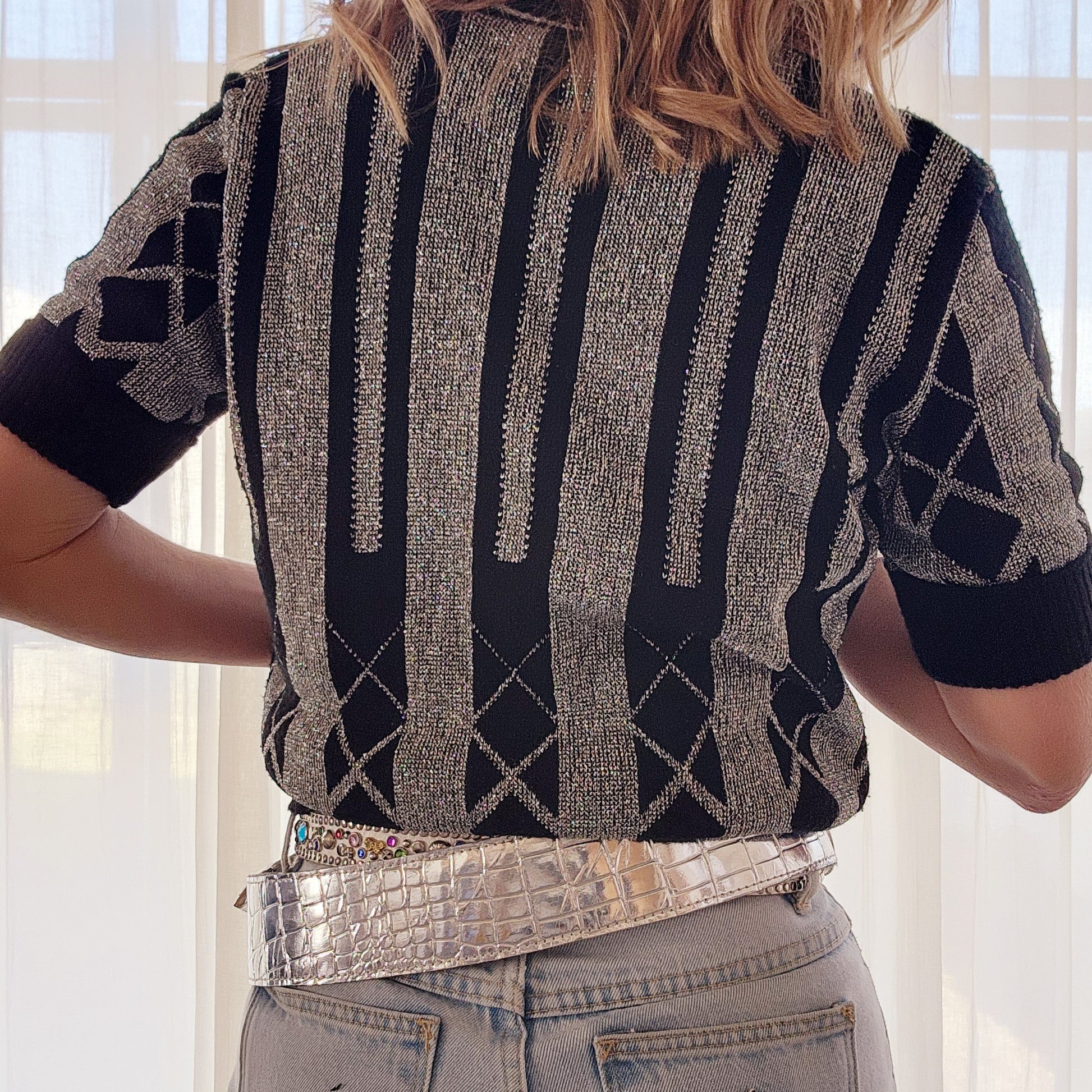 Secondhand vintage knitted metallic and black knitted jumper size S