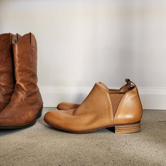 Tan leather ankle boots, Django & Juliette