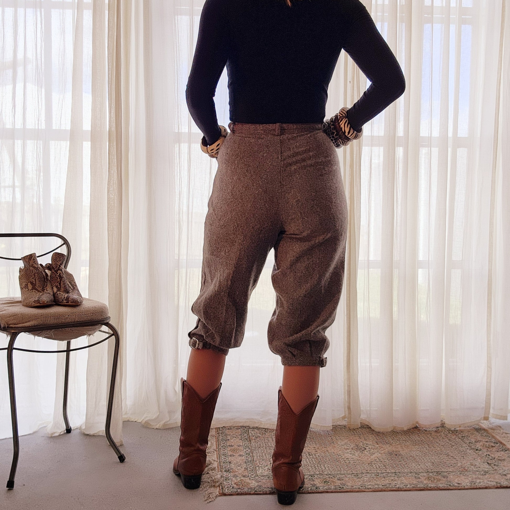 Vintage wool blend high waisted knickbockers. Cropped pants in a size 6 available online at wilsonavenue.au