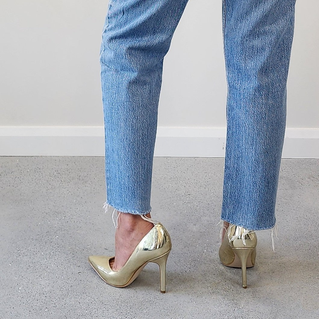 Secondhand Guess gold metallic stiletto pumps size 8