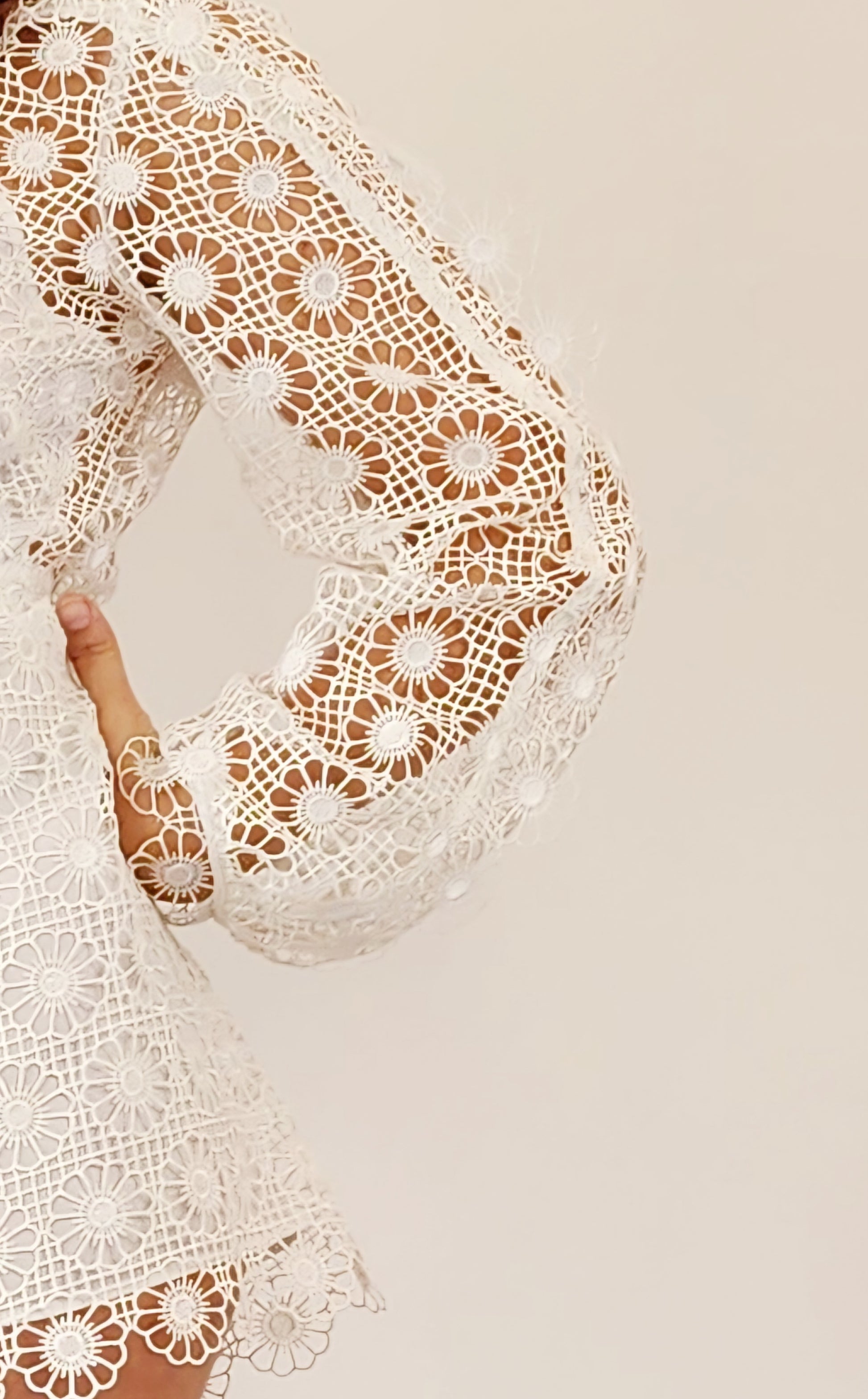 Scalloped sleeve Alice McCall off white, lace jumpsuit. Long sleeve short jumpsuit size 12