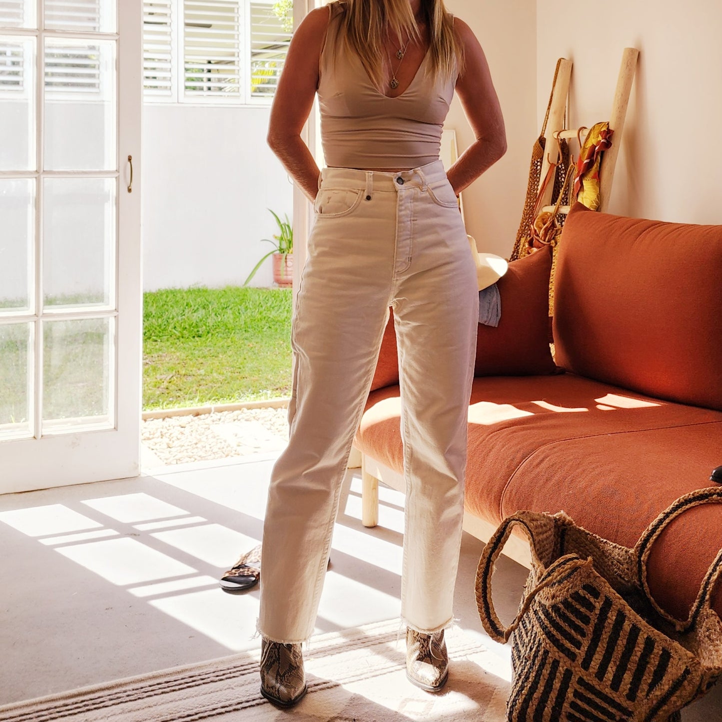 Secondhand Thrills Paige beige jeans, raw hem, coastal style high rise. size 8