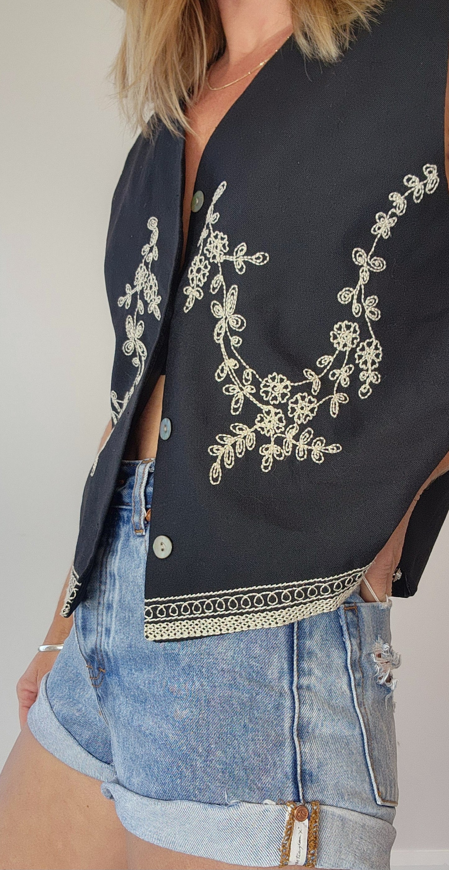 Vintage 90s Embroidered Vest L