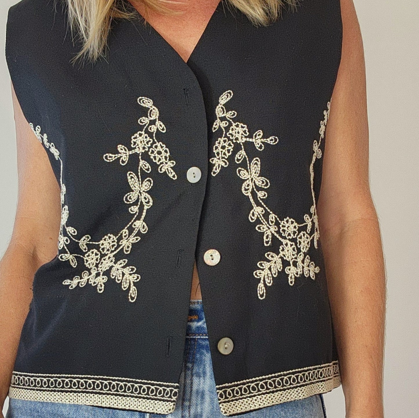 Vintage 90s Embroidered Vest L