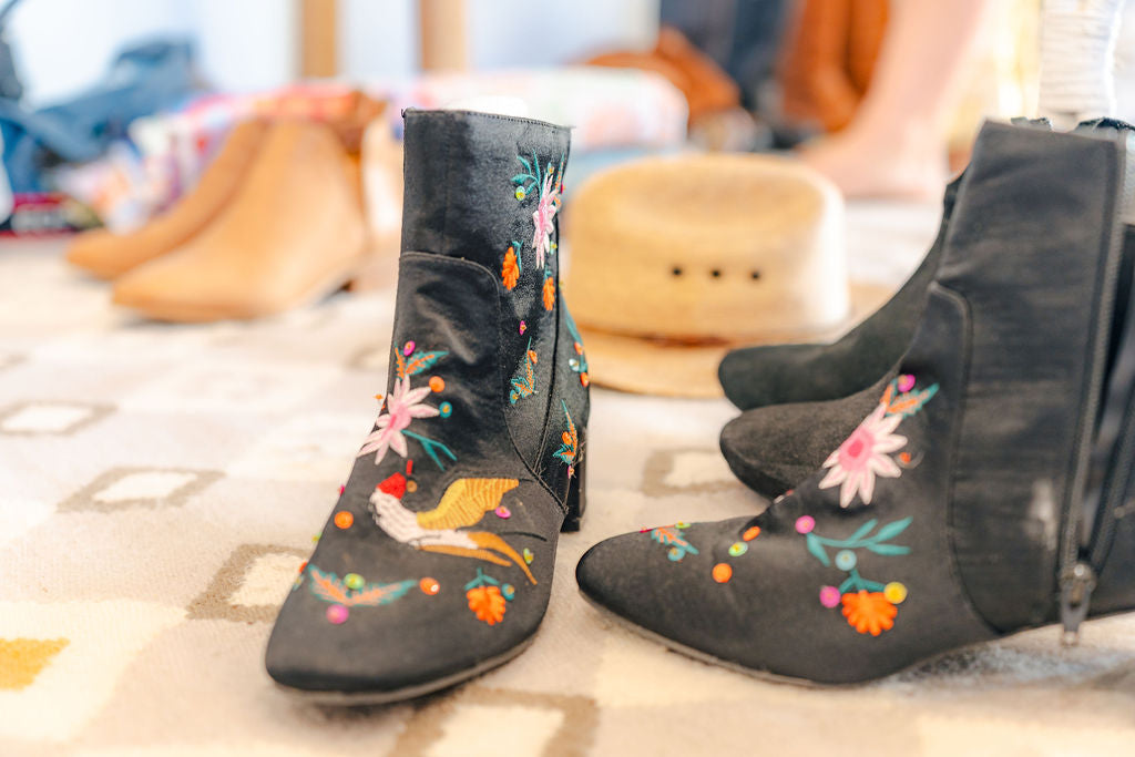 Secondhand Embroidered ankle black boots size 7