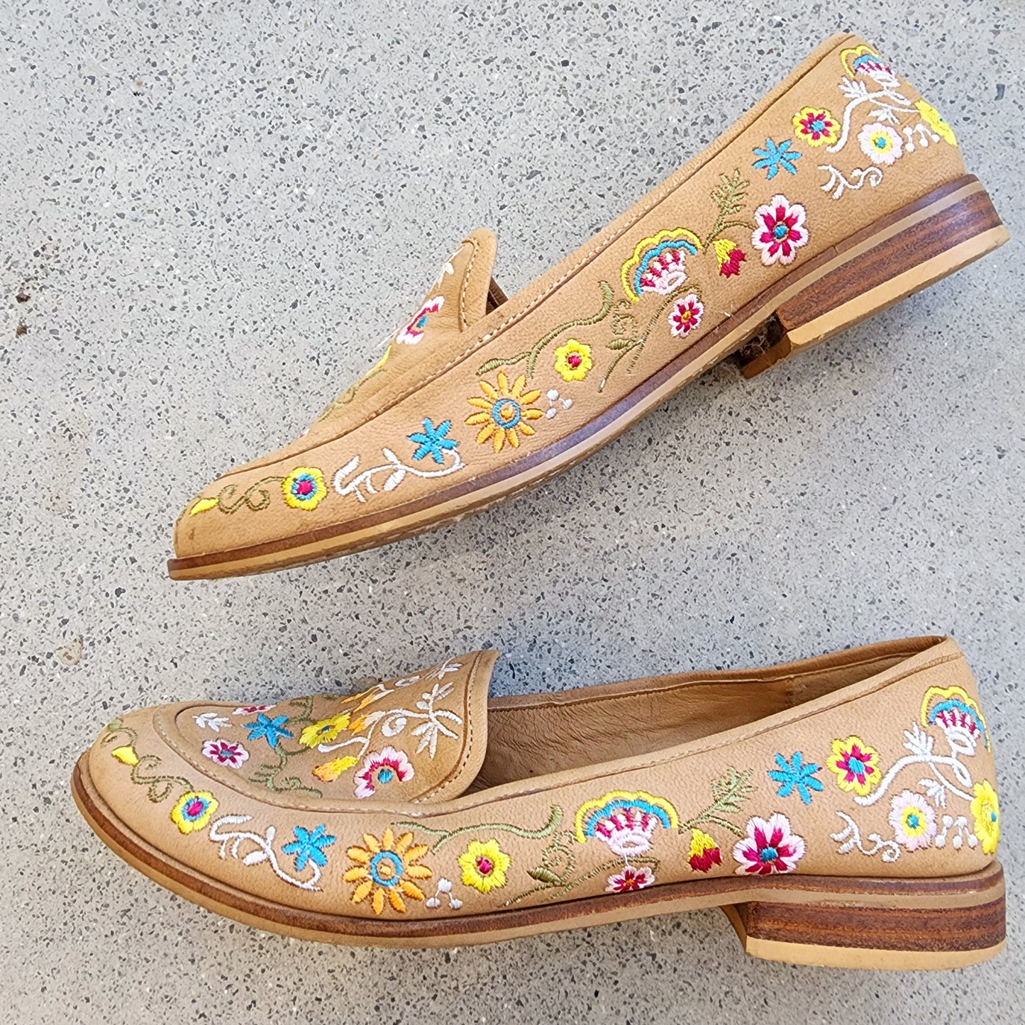 Wittner Shanelle Embroidered Floral Loafer 37