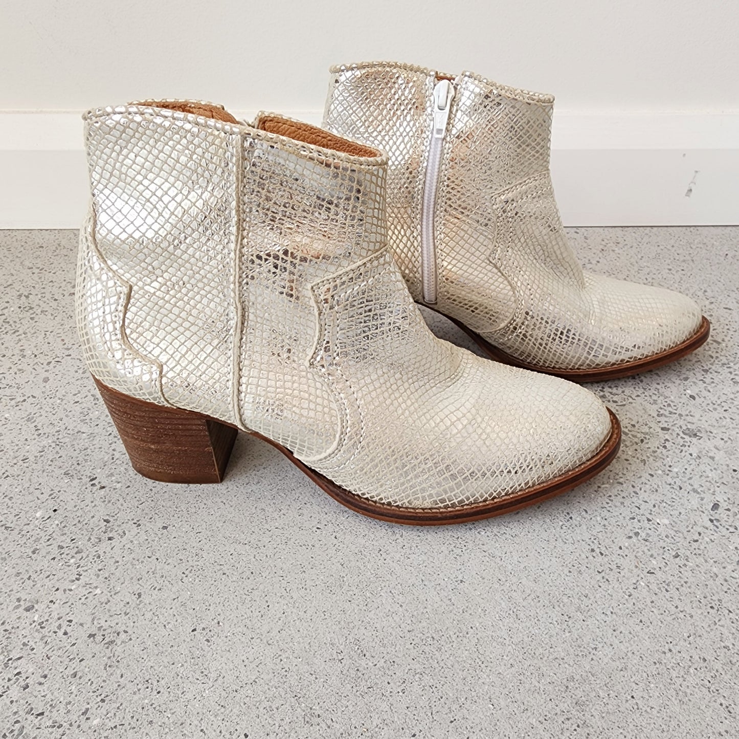 Silver western style snake print ankle boots by Melbourne designer Maya Mcqueen. Silver size 7-7.5