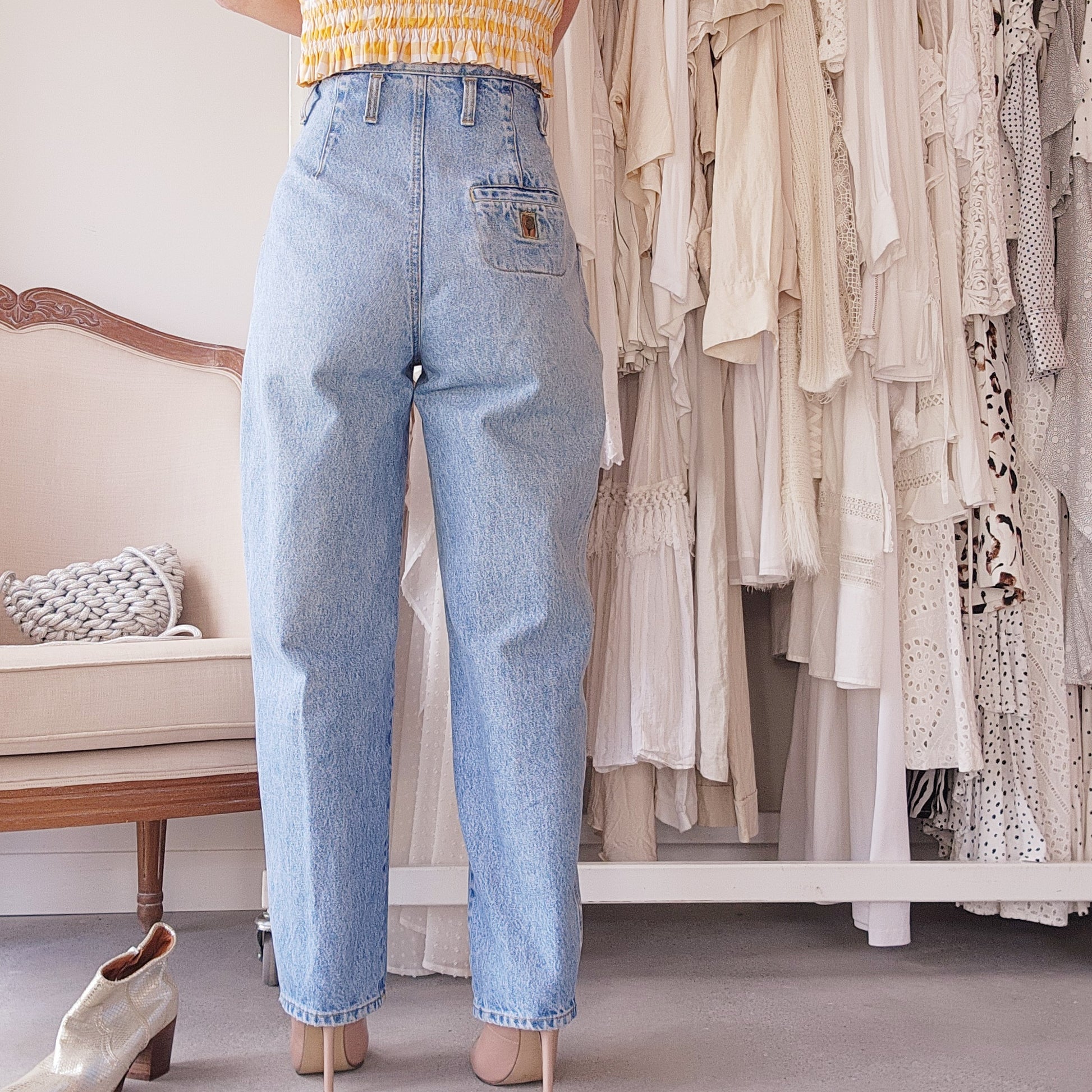 High waisted Vintage Calvin Klein jeans size 9-10. Blue denim