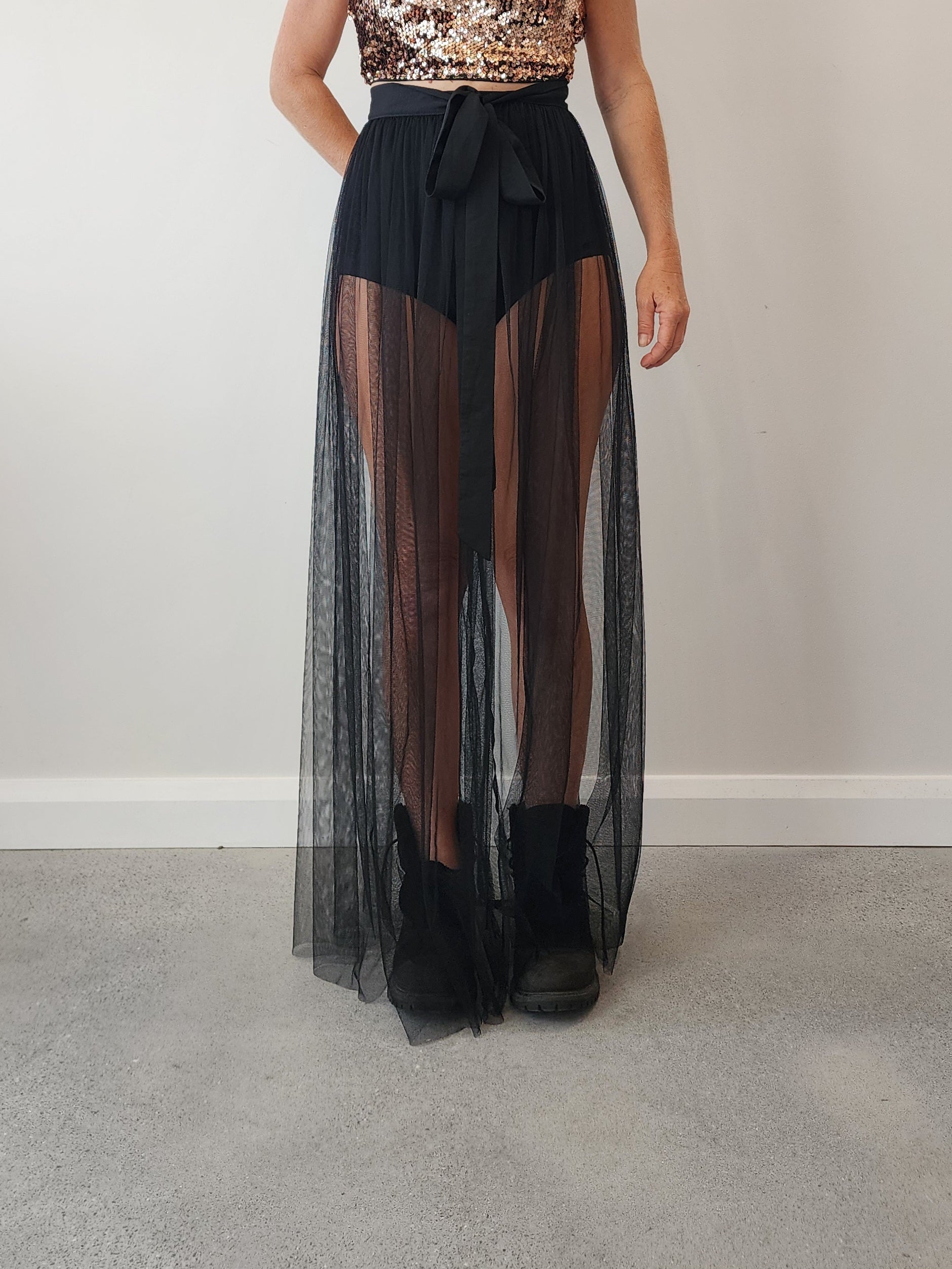 Gorgeous tie up Honey Birdette Tulle skirt in wonderful condition.
