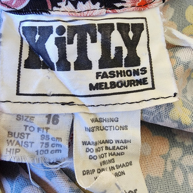Kitly Fashions Vintage floral dress in size 16. Available online at Wilson Avenue