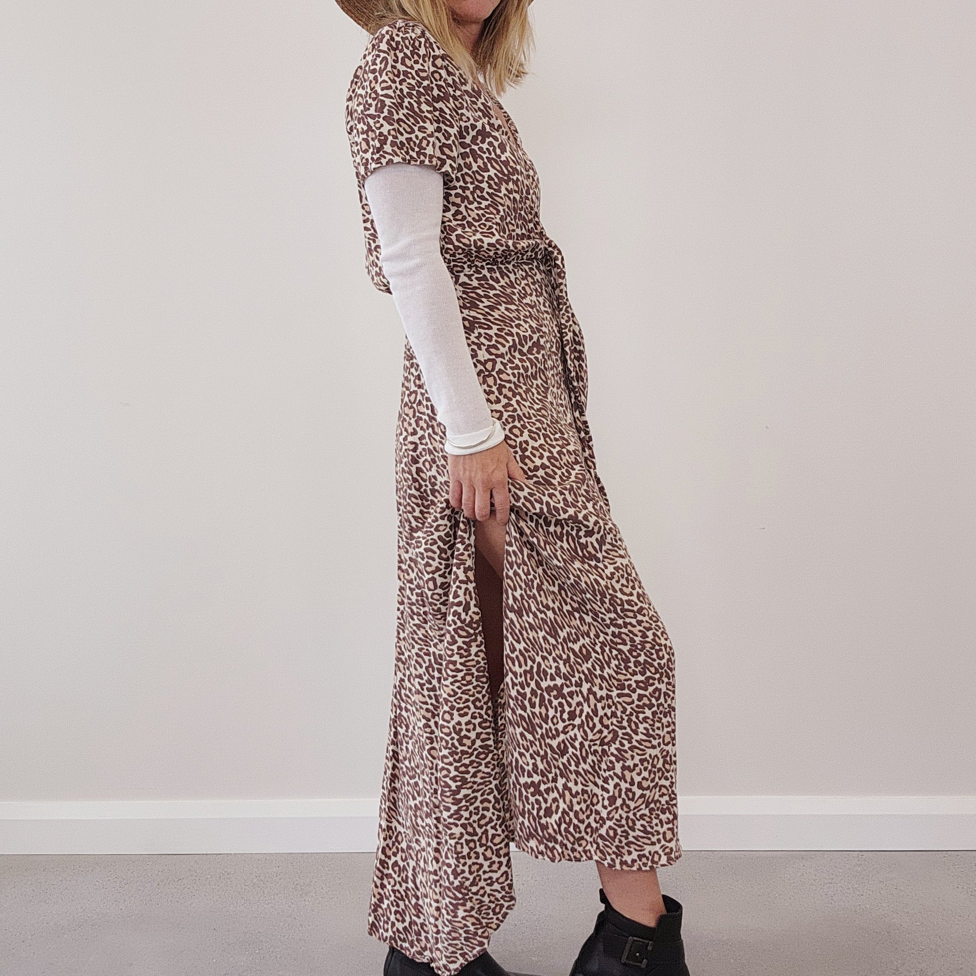 Secondhand Kivari Alena tie front dress in size small, wonderful condition