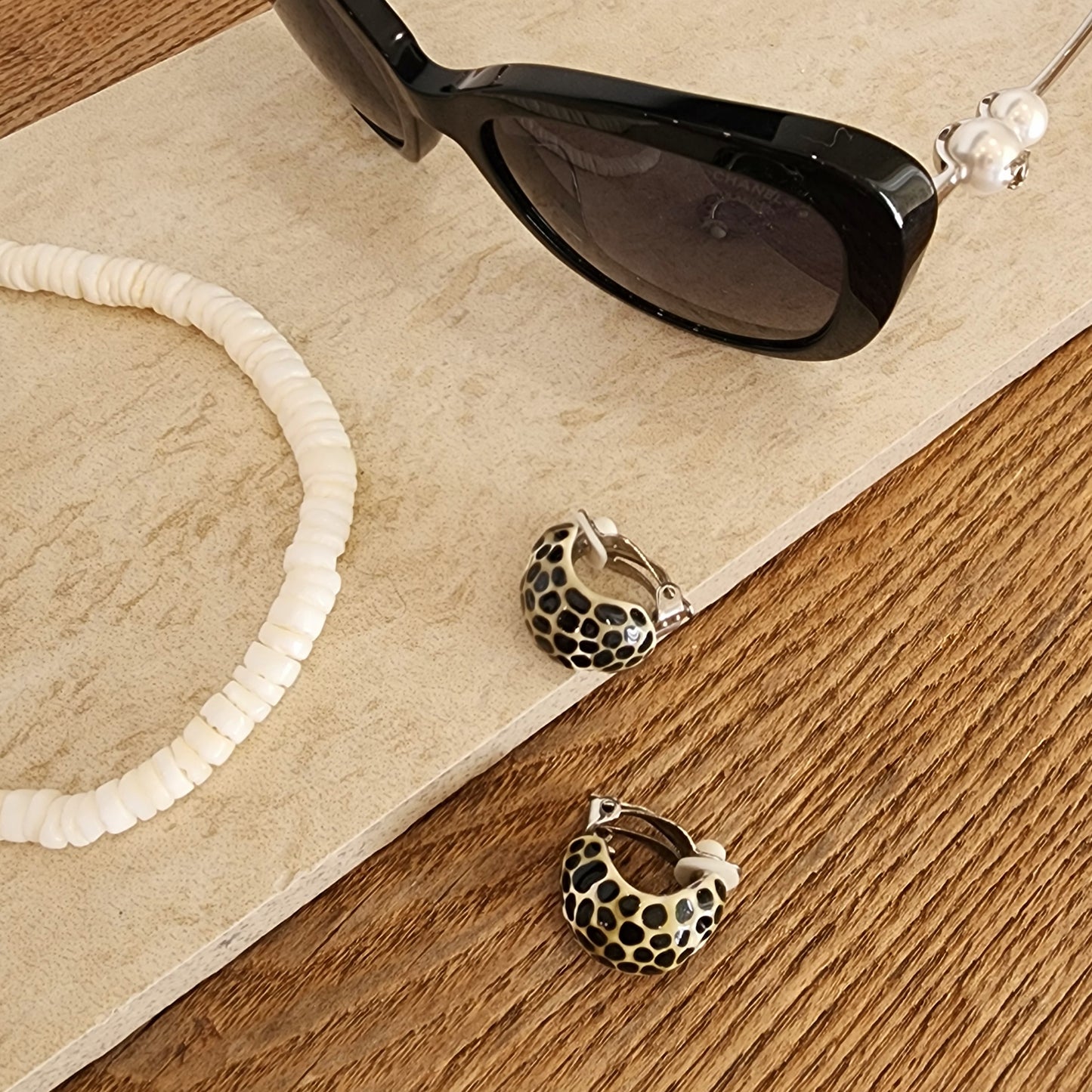 Image showing the small leopard clip-on earrings in beautiful condition.