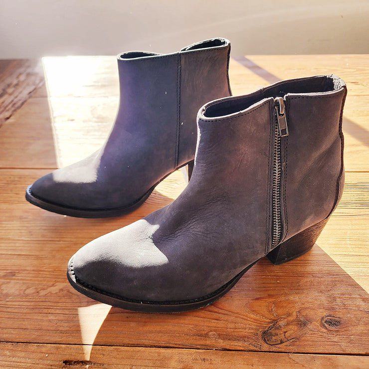Secondhand Maya McQueen grey suede ankle boots in excellent condition available online at wilsonavenue.au