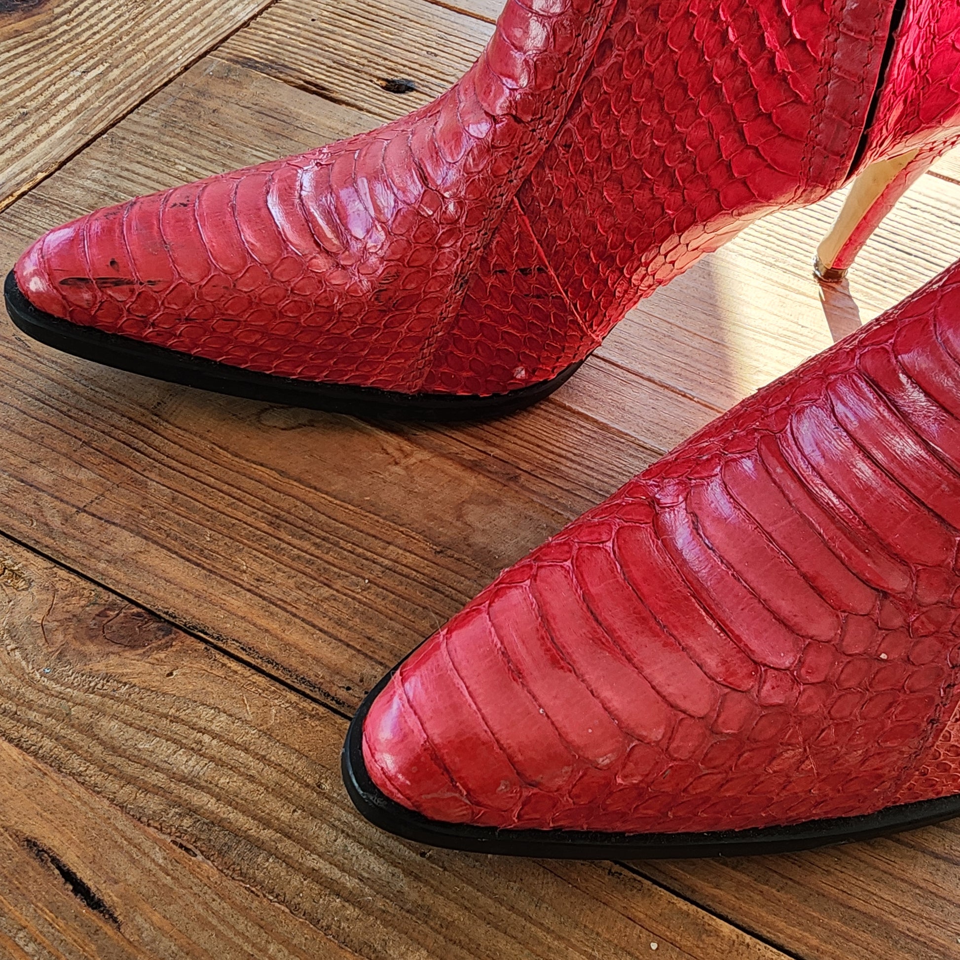 Red snakeskin ankle boots online at wilsonavenue.au