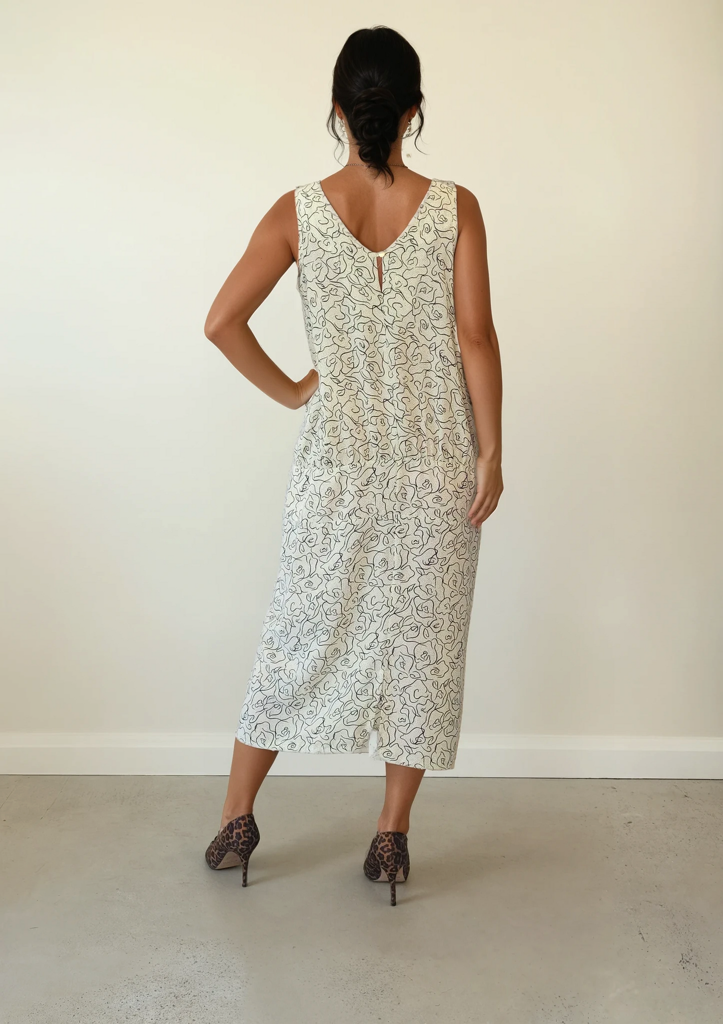 Vintage Kitly 80s Dress, drop waist style with black line drawing print on off white best for a size S-M