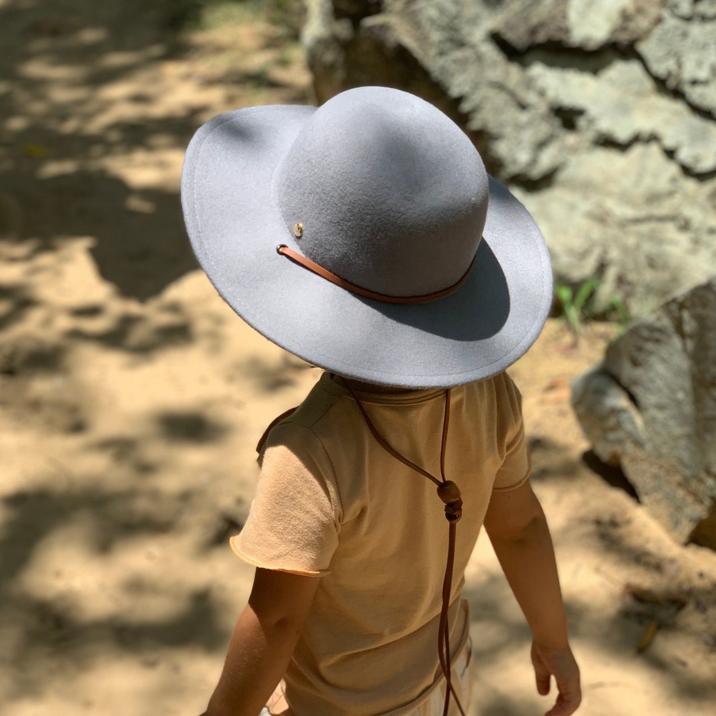 Shayd Mini Stone Oval Top