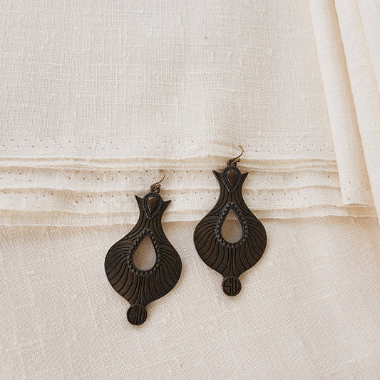 Samantha Wills Monet’s Garden drop earrings in antique tone with carved swirl detailing and teardrop centre.
